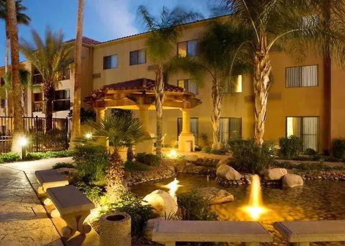 Courtyard By Marriott Williams Centre Hotel 3*