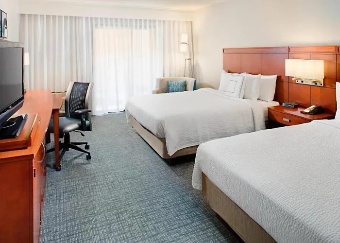 Courtyard By Marriott Williams Centre 3*