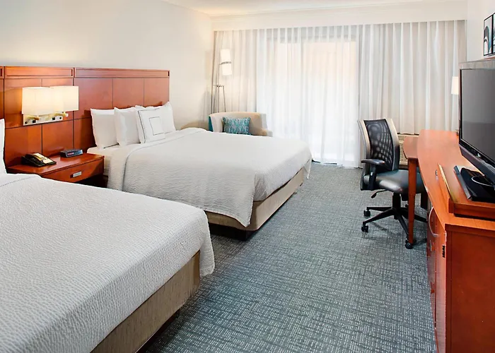 Courtyard By Marriott Williams Centre 3*