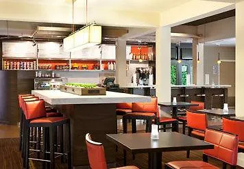 Courtyard By Marriott Williams Centre