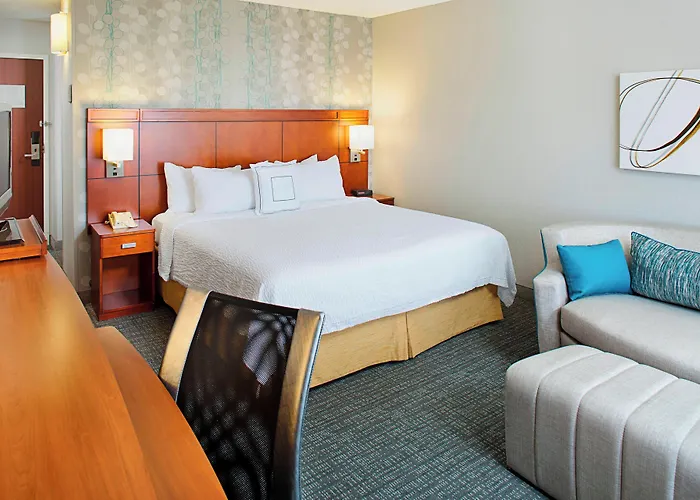 Hotel Courtyard By Marriott Williams Centre 3*