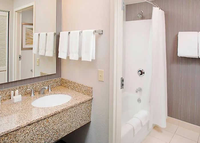 Courtyard By Marriott Williams Centre 3*