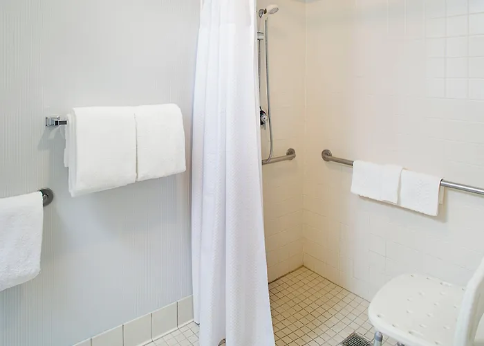 Courtyard By Marriott Williams Centre Hotel 3*