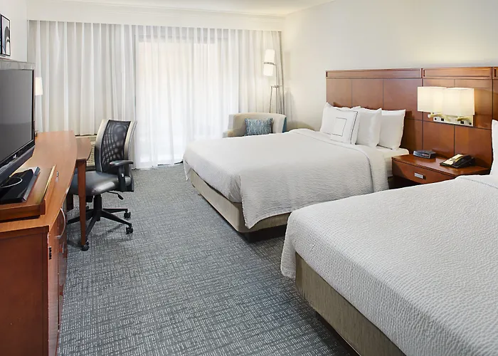 Hotel Courtyard By Marriott Williams Centre 3*