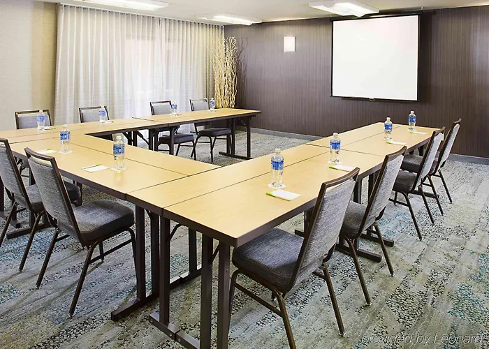 Courtyard By Marriott Williams Centre 3*