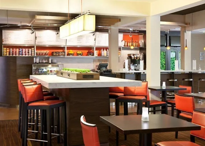 Hotel Courtyard By Marriott Williams Centre 3*