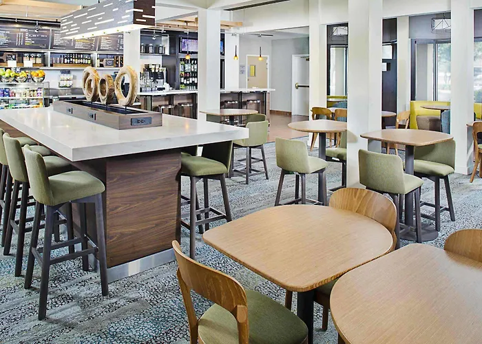 Courtyard By Marriott Williams Centre 3*