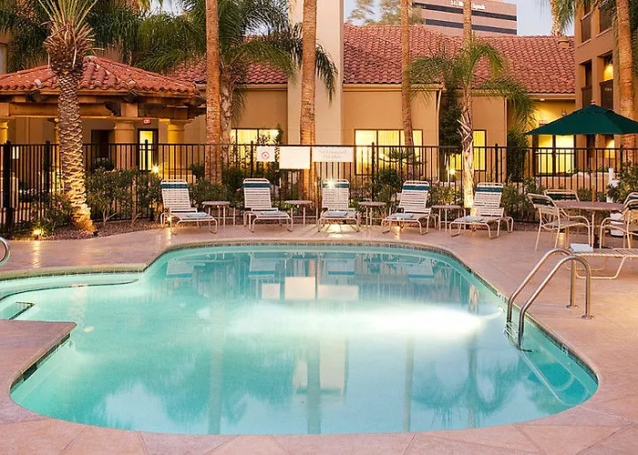 Courtyard By Marriott Williams Centre Hotel 3*